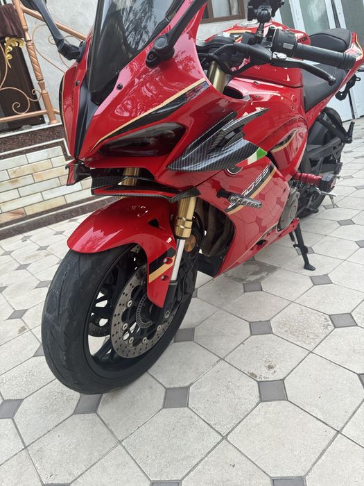QJ Moto 600 SS.