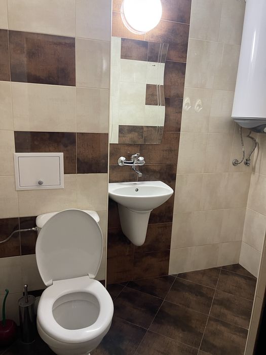 Дава се под наем Двустаен апартамент в Бургас, Център - 78 кв.м за 408 € - Снимка #1