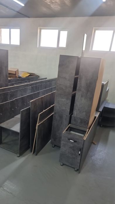 Офисная мебель, новая.