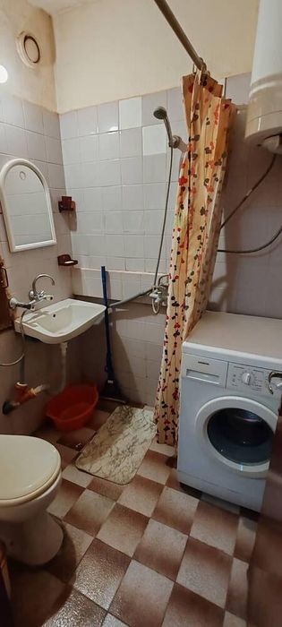 Дава се под наем Едностаен апартамент в Пловдив, Кършияка - 36 кв.м за 188.7 € - Снимка #2