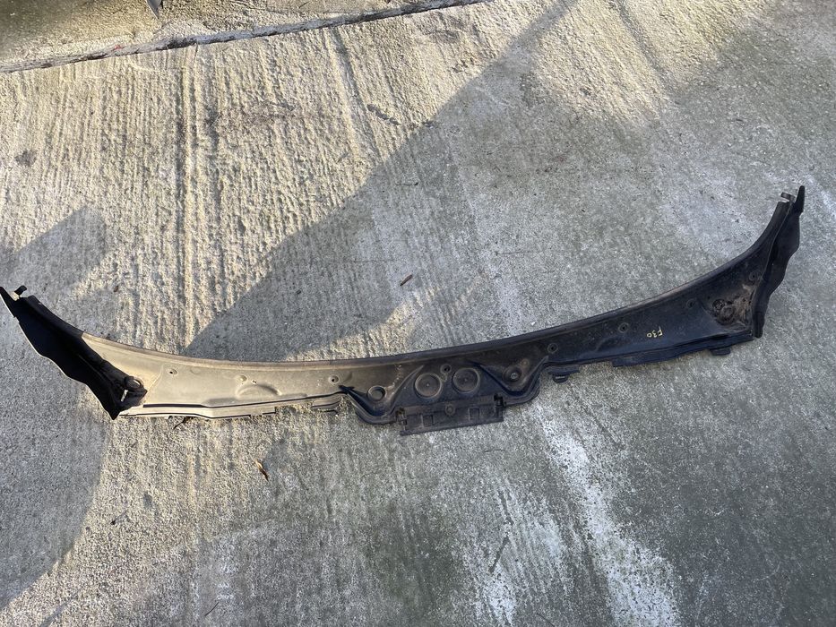 Grila stergatoare parbriz BMW f30 f31 seria 3 2012+ volan stanga