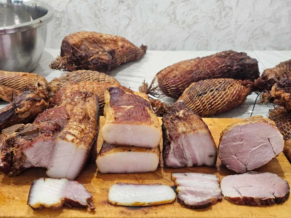 Сало копчёное и солёное.