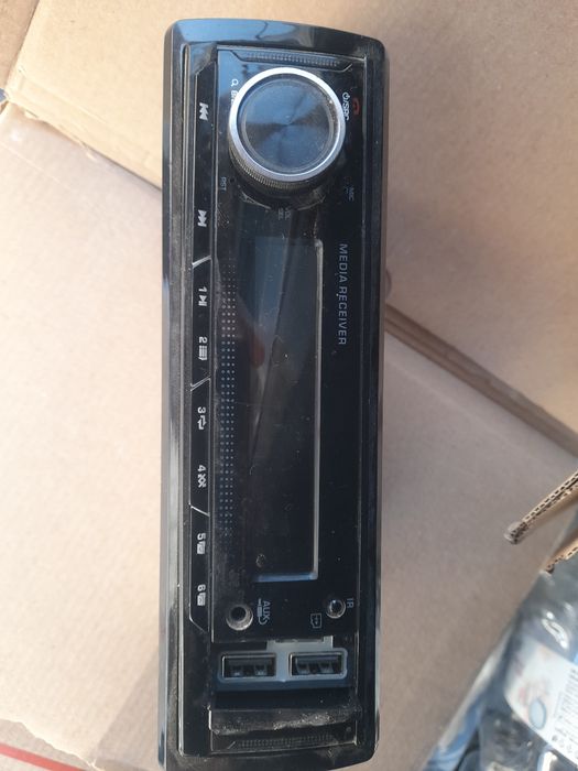 Mp3 player auto cu usn ,aux si radio