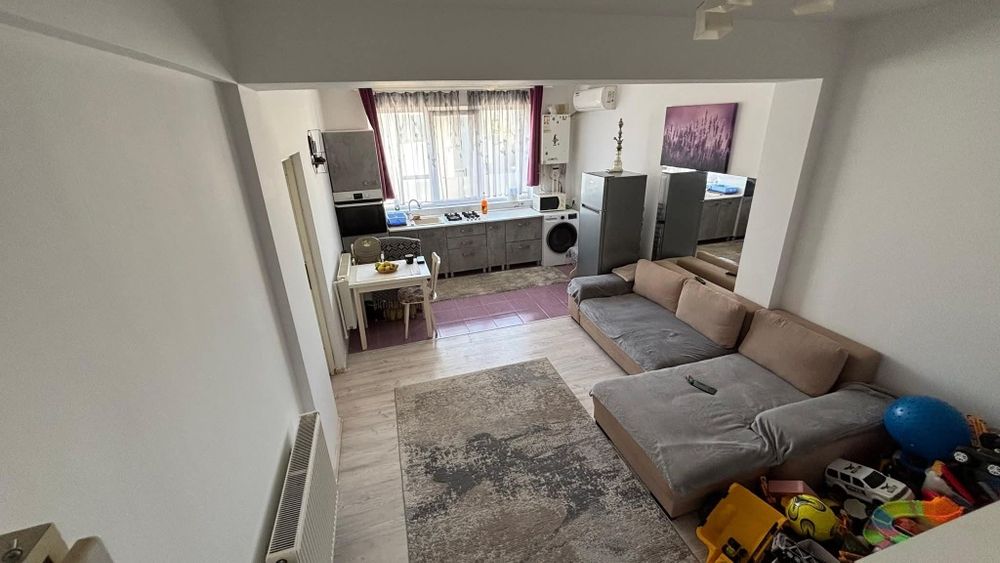 Apartament 2 camere cu curte breazu rezidential 
Loc de parcare , grădină ! Se vinde mobilat și utilat ca