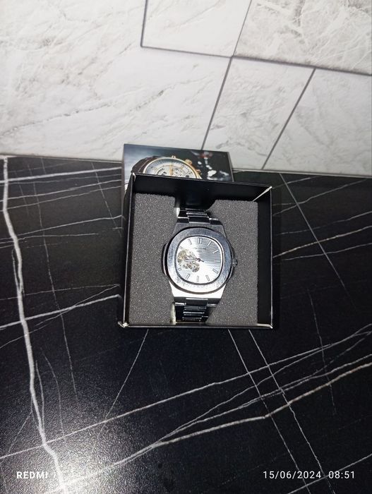 Patek Philippe razmerni togirlash uchun 2 bulak temiri ham bor