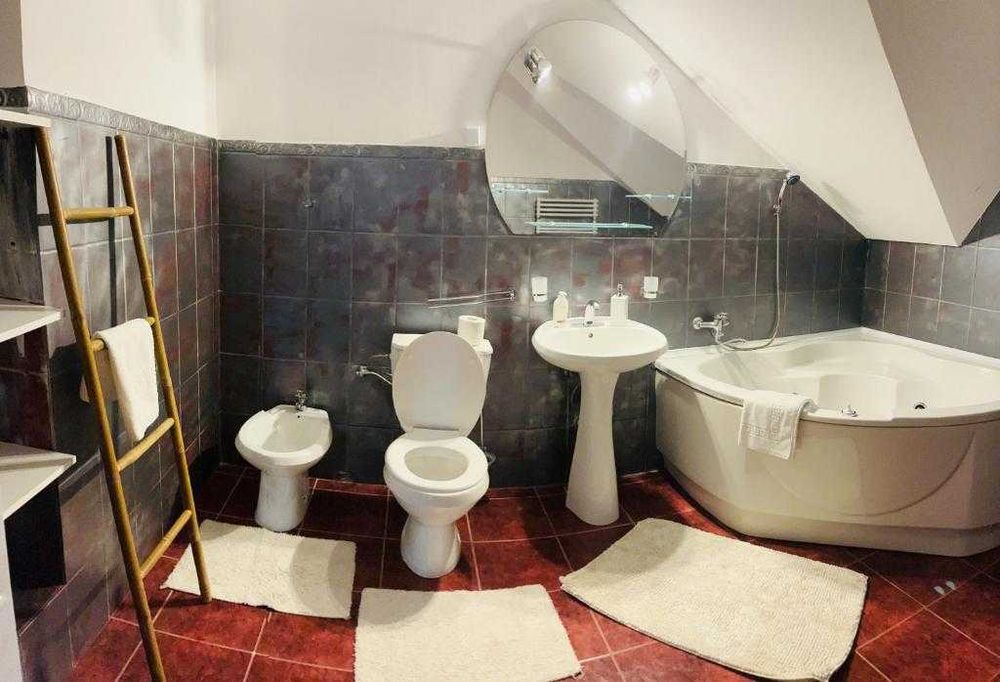 VILA/Casă ultracentral Iași 170 mp,4 camere, Parcare, lângă Mitropolie