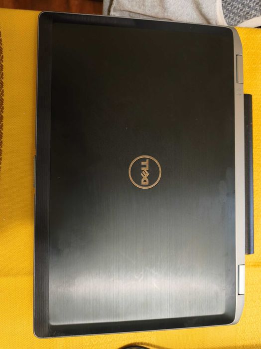 Vand laptop DELL Latitude E6520 , diagonala 15,6", procesor i7- 2620M