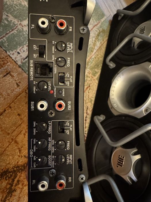 Subwoofer auto pasiv JBL GT-2402BR +amplificator JBL GTO-5355