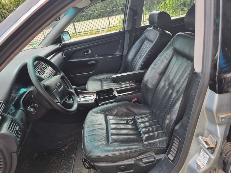 Ауди А8 3.7 бензин само на части