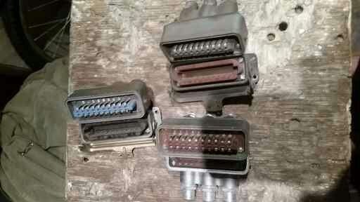 Разьемы силовые;для цепей управления.