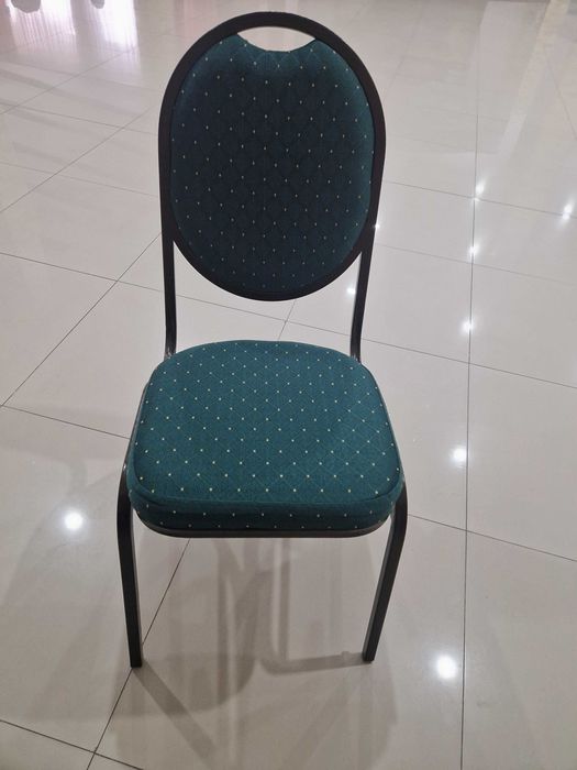 Vand scaune cu structura metalica