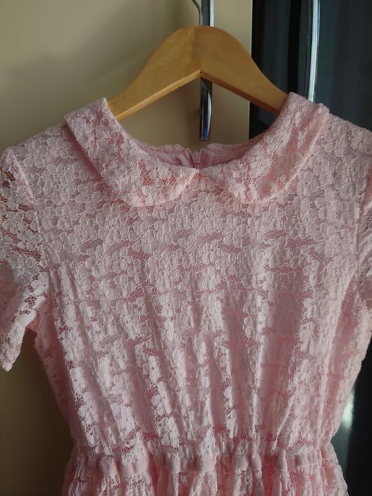 Vând rochiță mărimea 152