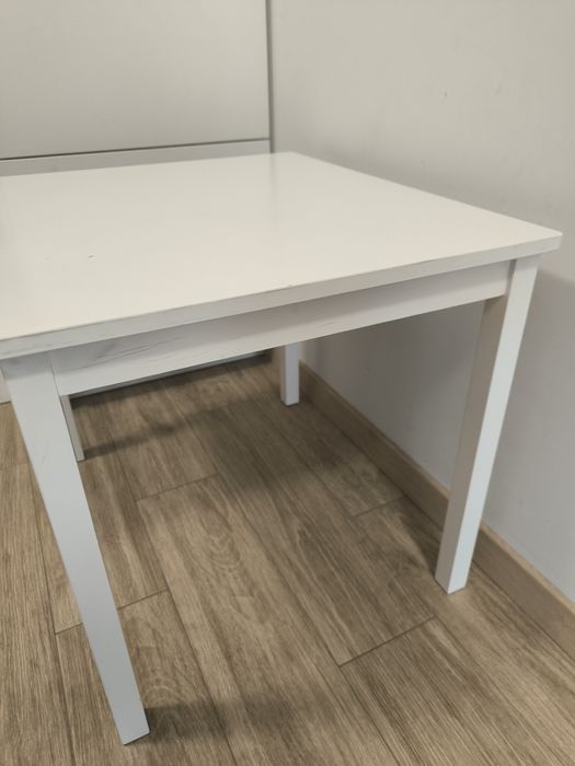 Детска масичка бяла