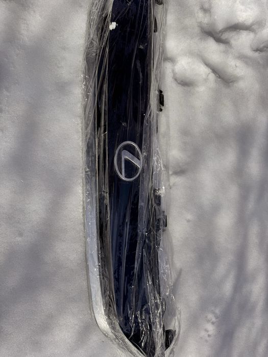 Продам кузовные детали на Lexus