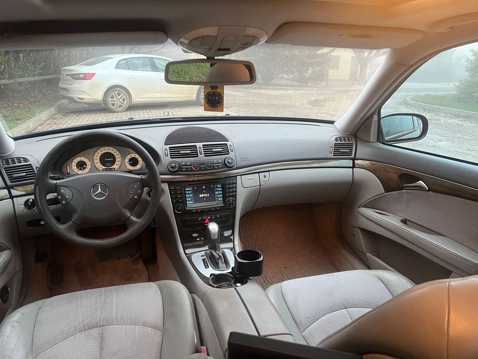 Mercedes-Benz E-Class 240