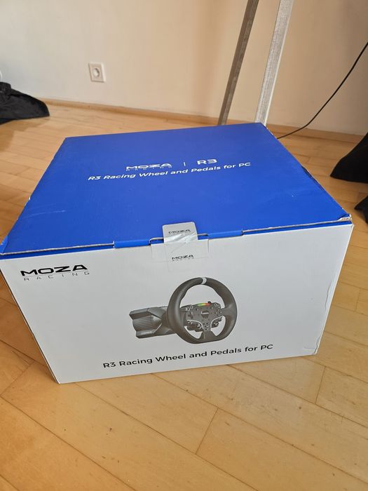 Volan MOZA R3 Racing Wheel Pedals PC Bundle-produs nou sigilat