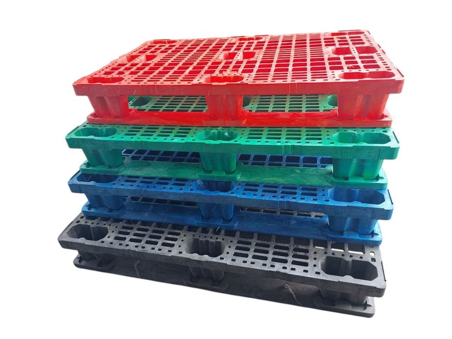 Пластиковые поддоны новые.  размер  1200/800/160:  280000 сум за  шту