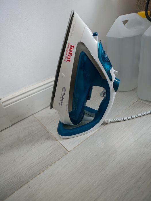 Fier de calcat Tefal