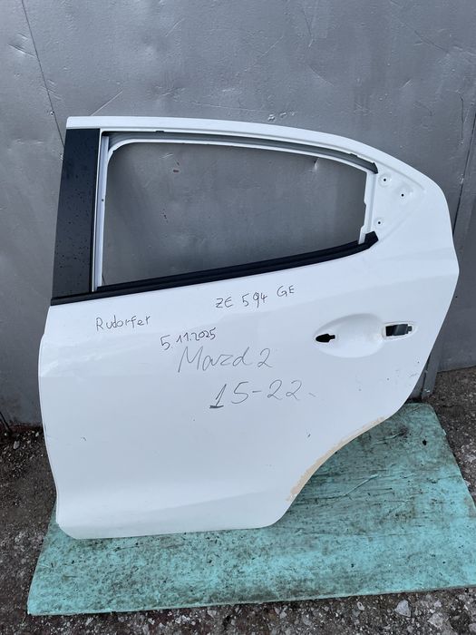 Задна лява врата за Mazda 2 Мазда 2  2014-2020г 2бр
