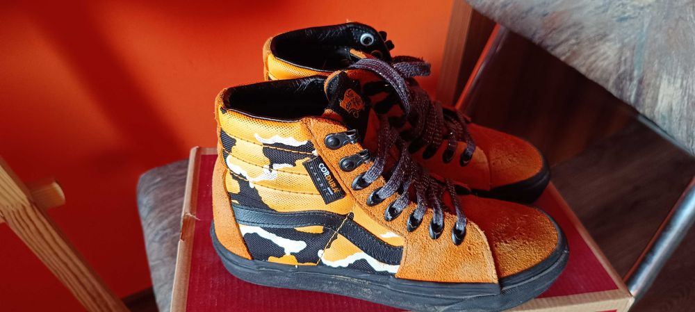 Кожени гуменки и кецове Vans Кожени розови балеринки iMac