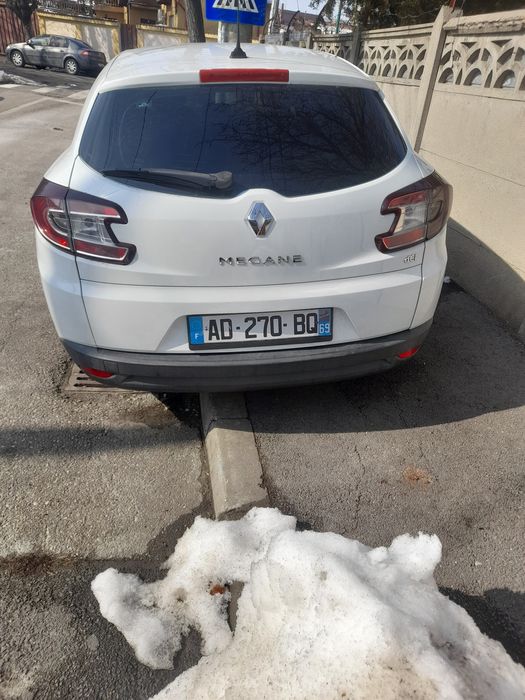 Megane 3  bara fata capota si alte piese