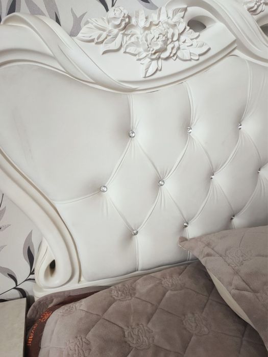 Спальная кровать