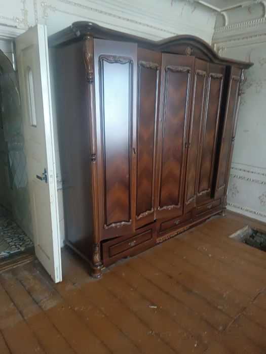 Продам китайский спальни гарнитур