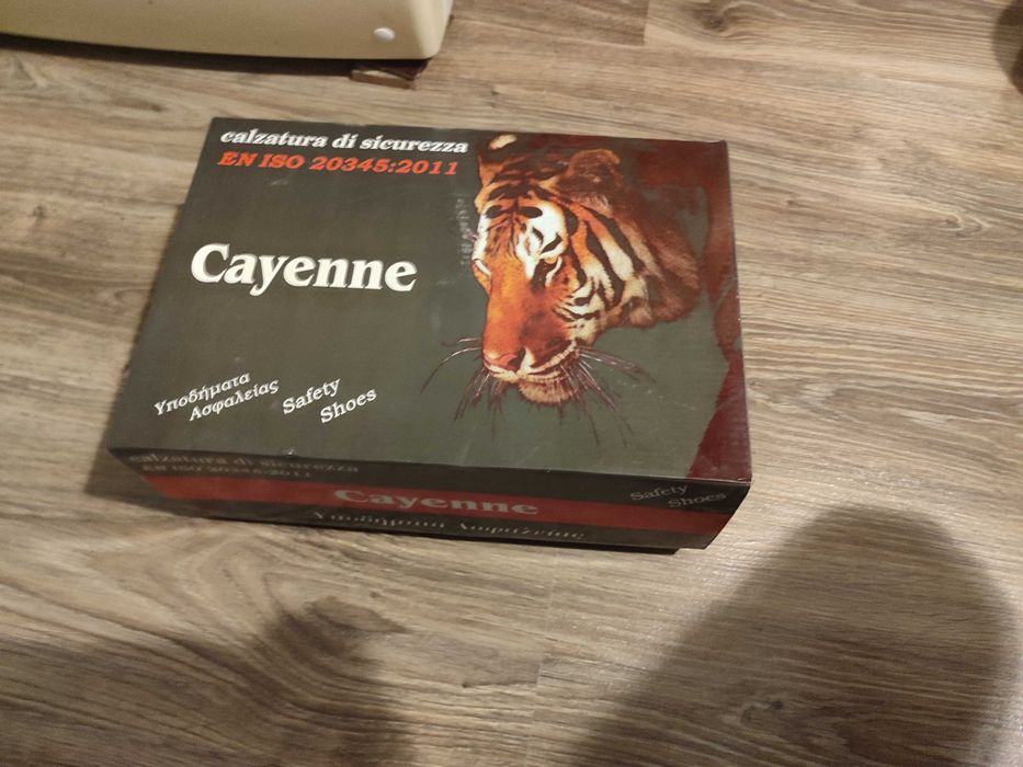 Работни обувки с бомбе