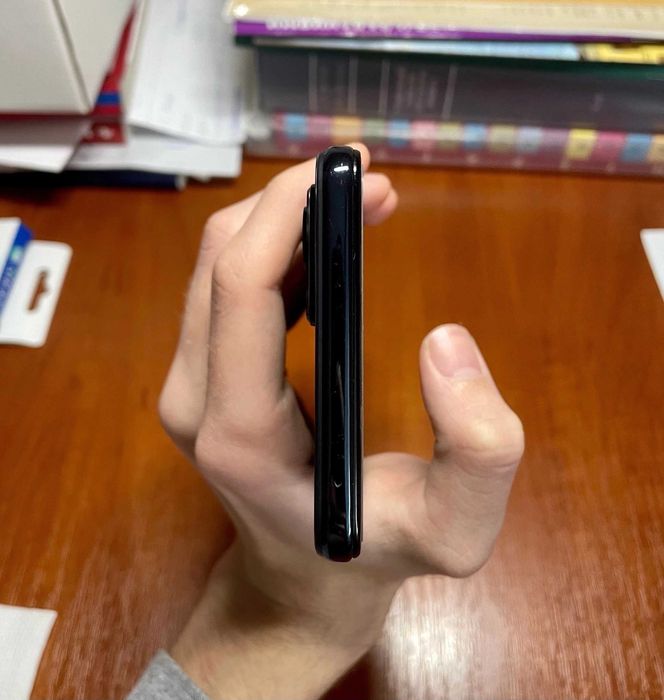 Продам tecno camon 18 premier. 8/256