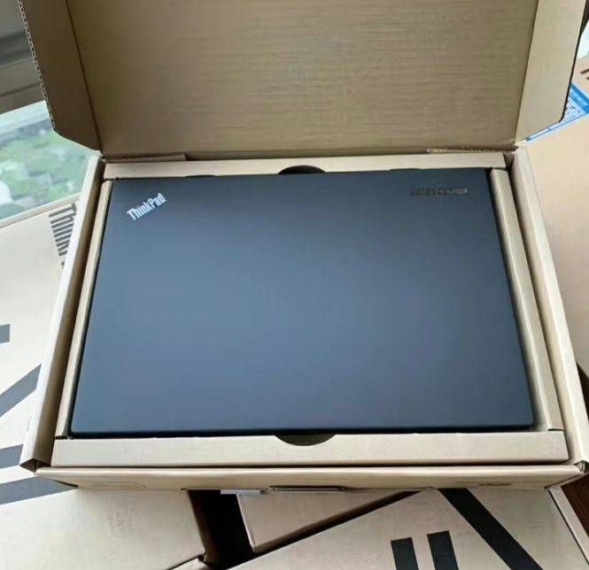Noutbuk   Lenovo