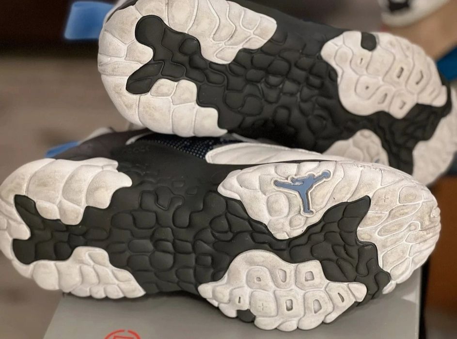 - Jordan Delta 2 x CLOT Flint