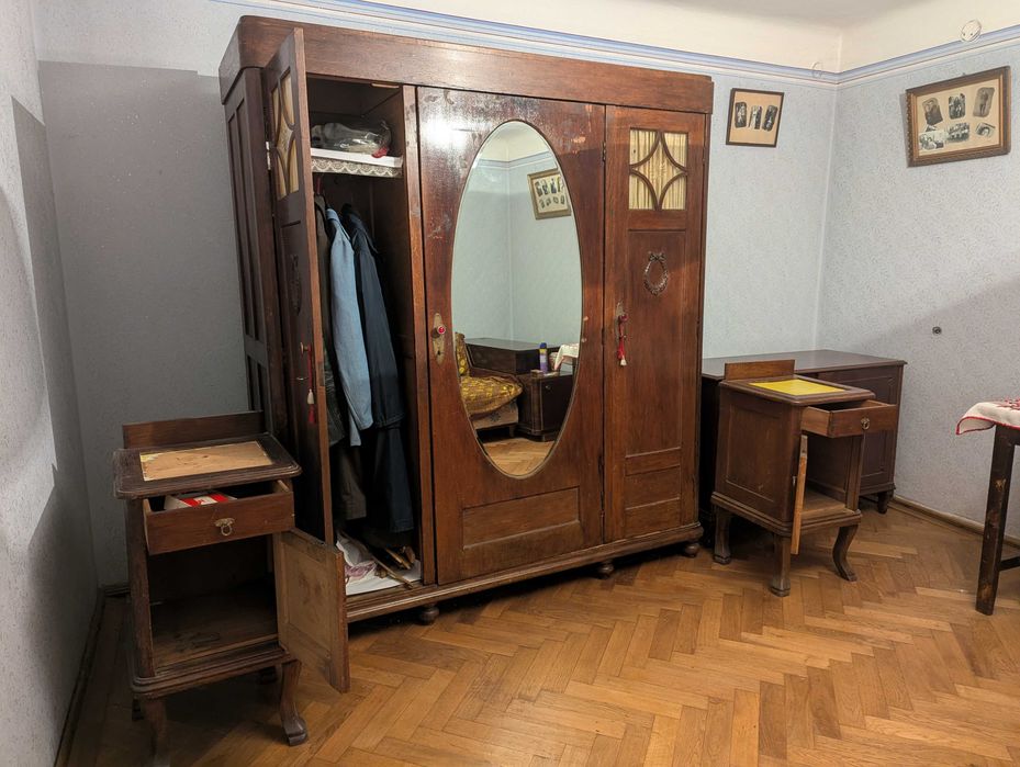 Set Dulap Art Deco interbelic lemn masiv si cristal+ noptiere