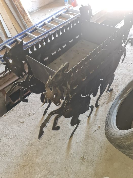 Мангал резной, собирающися.