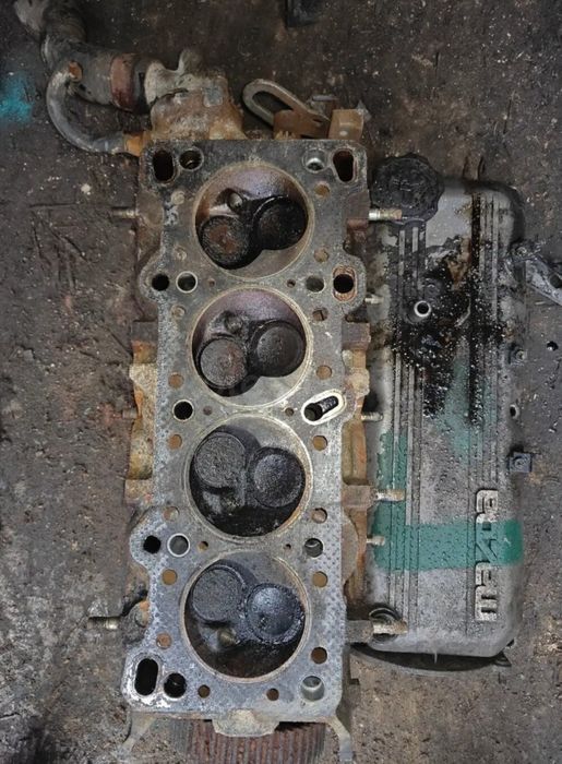головка mazda 323