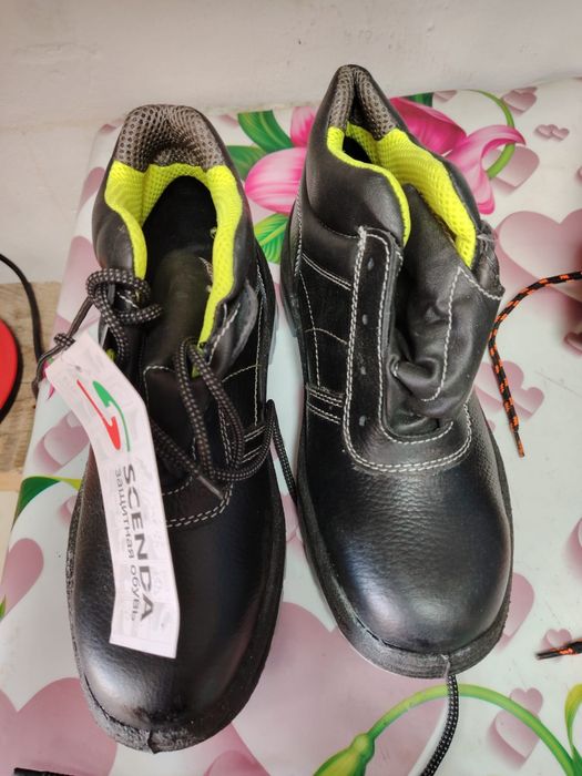 Продам рабочие ботинки