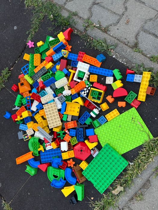Cutie piese Lego Duplo, foarte multe piese!!