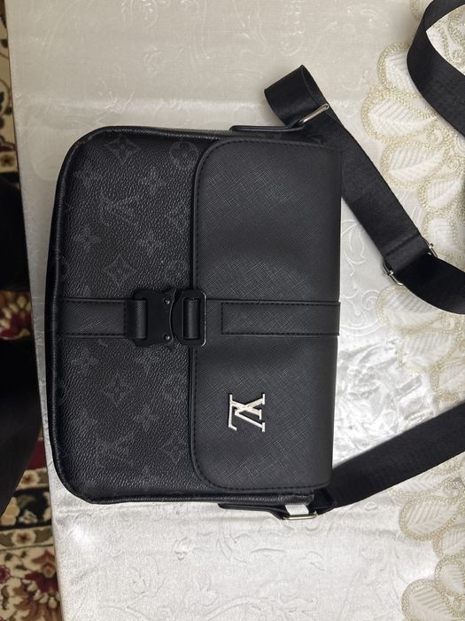 Барсетка Louis Vuitton (LV)