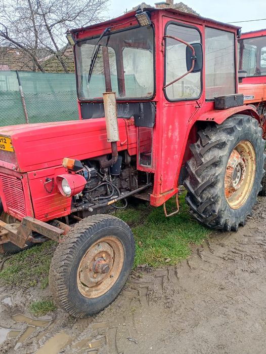 Vând tractor u445