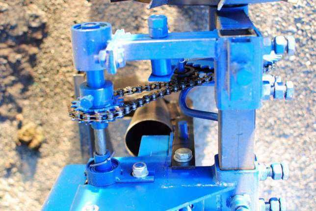 Semanatoare ceapa arpagic usturoi 2 doua randuri pentru motocultor