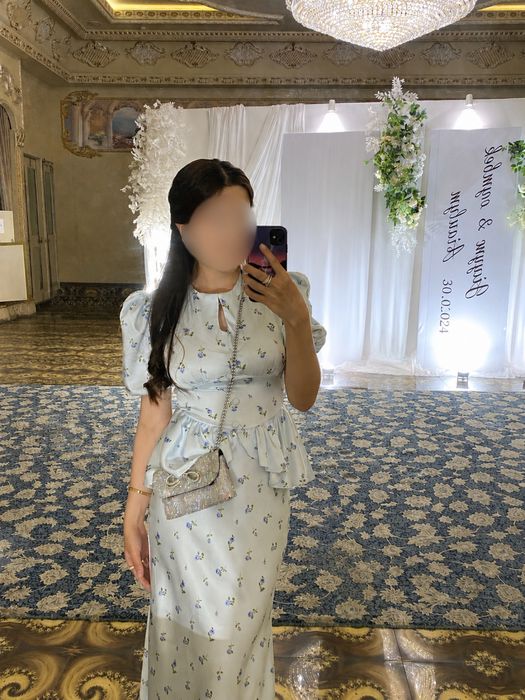 Продам вечерние платья 9000