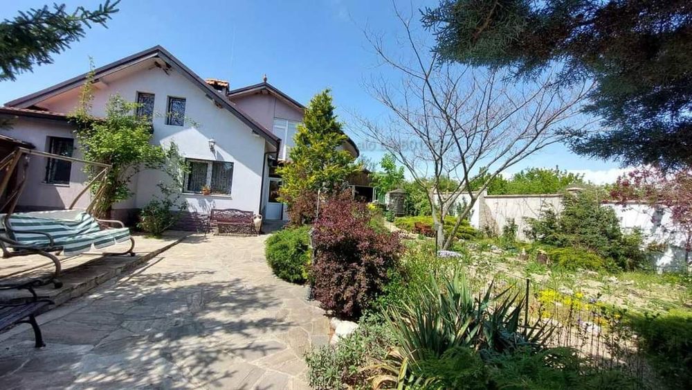 Продава се Къща в с. Осеново, Област Варна - 300 кв.м за 800 €/кв.м - Снимка #2