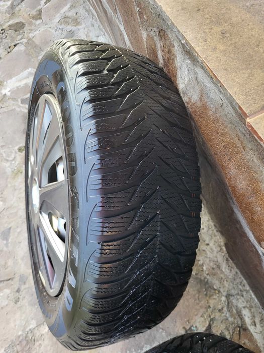 Jante otel 15 cu cauciucuri 195 65 15 iarna Good Year Ultragrip 8 M+S