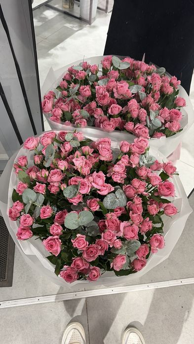 Метровый букет цветов из кустовых роз