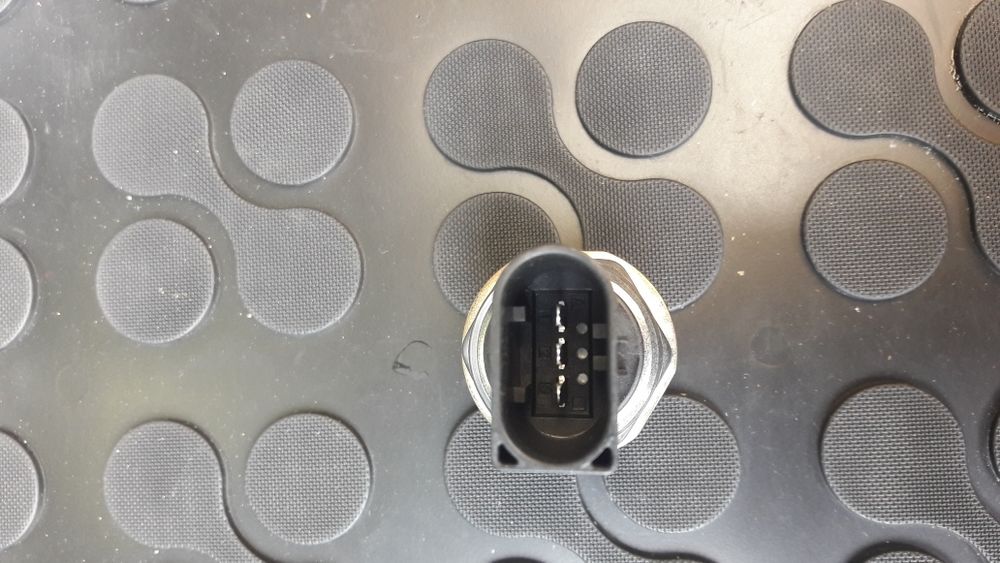 Датчик високо налягане / Fuel Rail pressure sensor