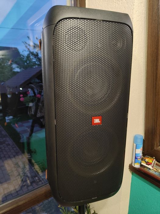 Vând boxa jbl310 noua