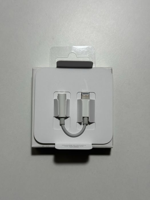 Переходник Apple Lightning - mini jack 3.5мм