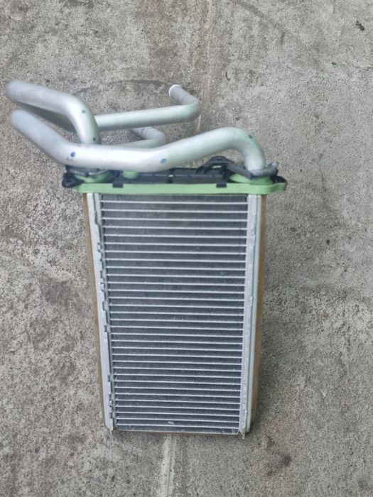 Радиатор печки на Toyota Estima.