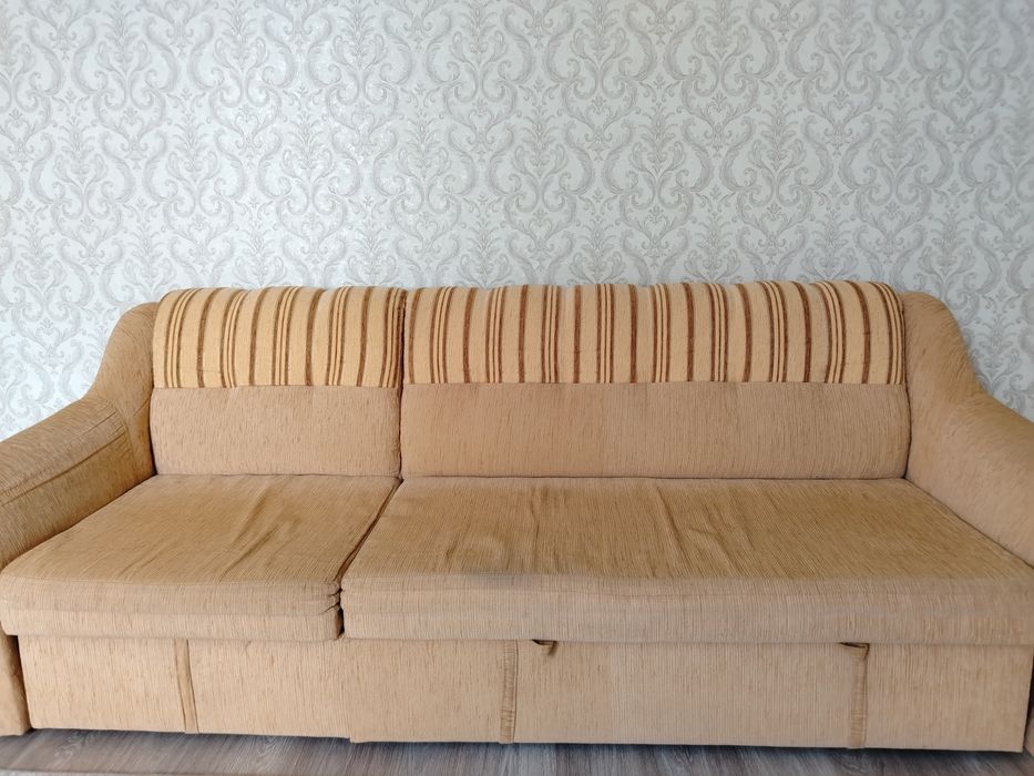 Продам кресло и диван б/у.