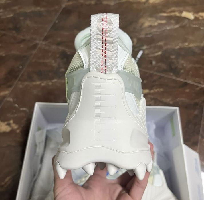 Adidasi off white odsy1000
