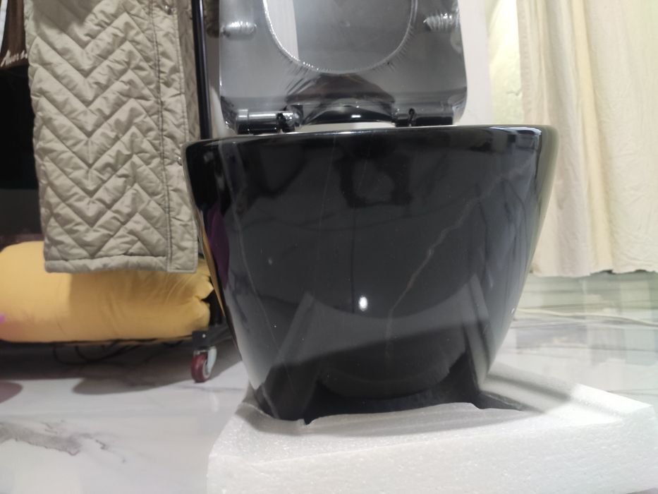 Продается подвесной унитаз